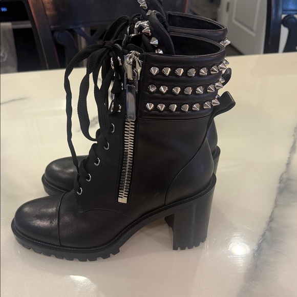 Christian louboutin 40 Black Studded Lace-Up Ankle Boots. Perfect condition - Picture 2 of 9